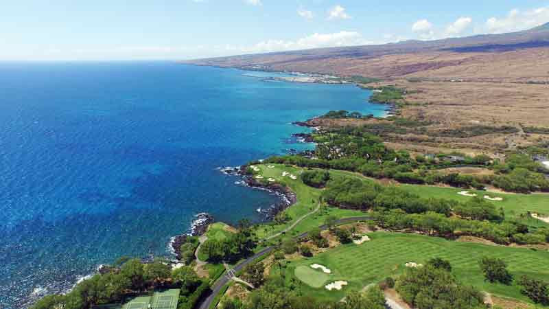 Mauna Kea Hole 3 and coast line with hawaii tee times