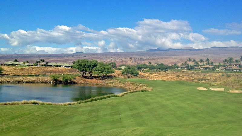 Beautiful 3rd hole at Hapuna Golf Course in Hawaii